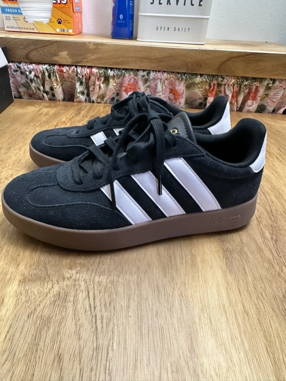Men’s adidas Bareda Black Suede Sneakers with Gum Sole size 8.5 - Picture 3 of 5